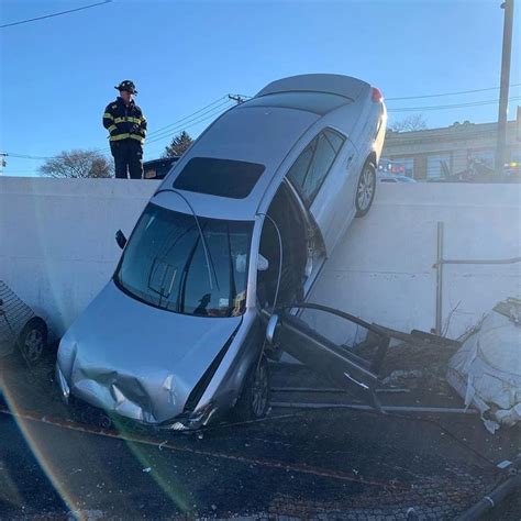 Car Goes Airborne Over Fence In Great Neck 2 Hurt Great Neck Ny Patch