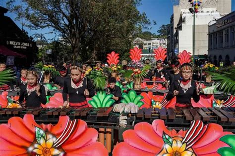 Retour Du Festival Panagbenga Ou Fête Des Fleurs En Lhonneur De La