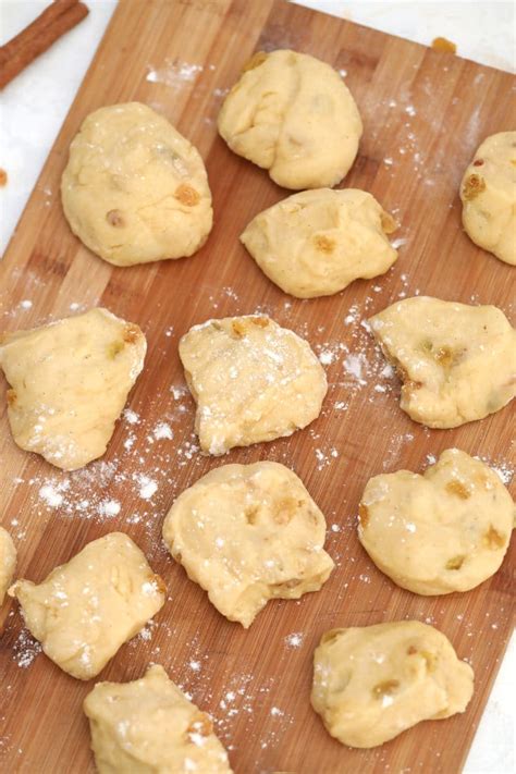 Best Homemade Hot Cross Buns Video Recipe Scrambled Chefs