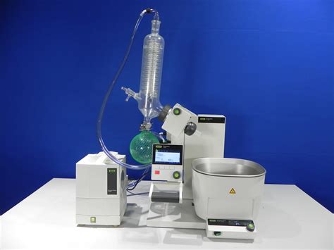 Buchi R 210 Rotary Evaporator Integrated With Buchi V 850 Vacuum Controller Buchi V 700