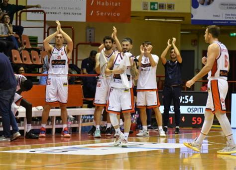 Basket A2 L Unieuro Raggiunge Quota 1500 Abbonamenti