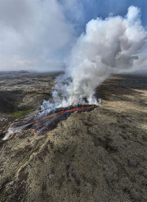 Vulkanausbruch Nahe Reykjavik Islands Erde Spuckt Wieder Feuer N Tv De