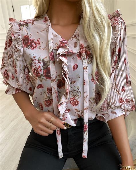 CAMICIA ELEGANTE CON VOLANT STAMPA FLOREALE E MANICHE PLISSETTATE