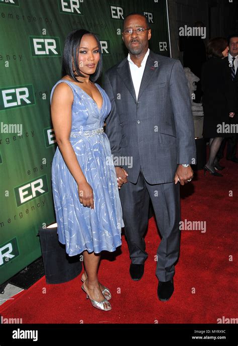 Angela Bassett With Husband Courtney Vance Er Says Goodbye After 15 Years At The Socoal Club