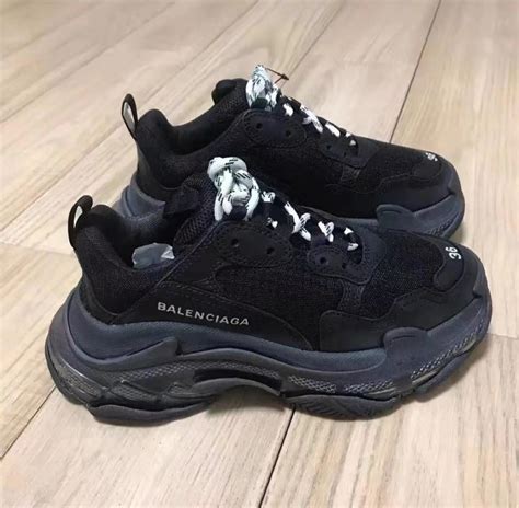 Balenciaga Triple S Blackarrived Rrepsneakers