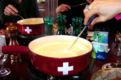 Cómo Hacer Una Fondue De Queso Perfecta Directo Al Paladar Bloglovin