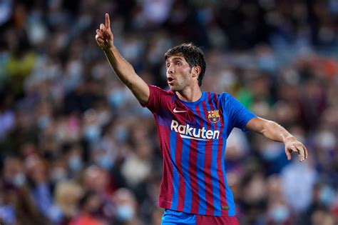 Sergi Roberto Set To Finally Extend Barcelona Contract Reports