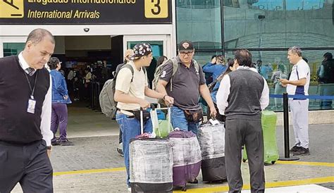 Vuelos retrasados a Estados Unidos Canadá y México por tormenta de