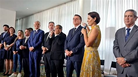 Michelle Sinaliza Desconforto Em Participar Da Campanha De Bolsonaro