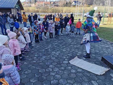 Na Vane I Vozil Bo I Kov Vlak Vestnik Si