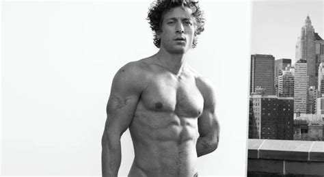 Chi è Jeremy Allen White e perché tutti amano le sue foto per Calvin Klein