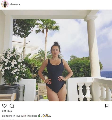 Elena Ora shfaqet në bikini por nuk tregon shumë Foto Indeksonline net
