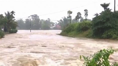 Fortes Chuvas Provocam Deslizamentos De Terra No Vietn E Deixam