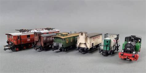 2 Märklin Loks mit 4 Wagons Badisches Auktionshaus