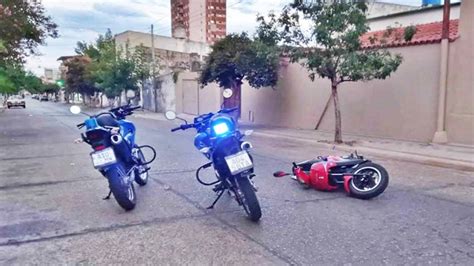 Robó Una Moto Y Mientras Era Perseguido Por La Policía Cayó Al Asfalto