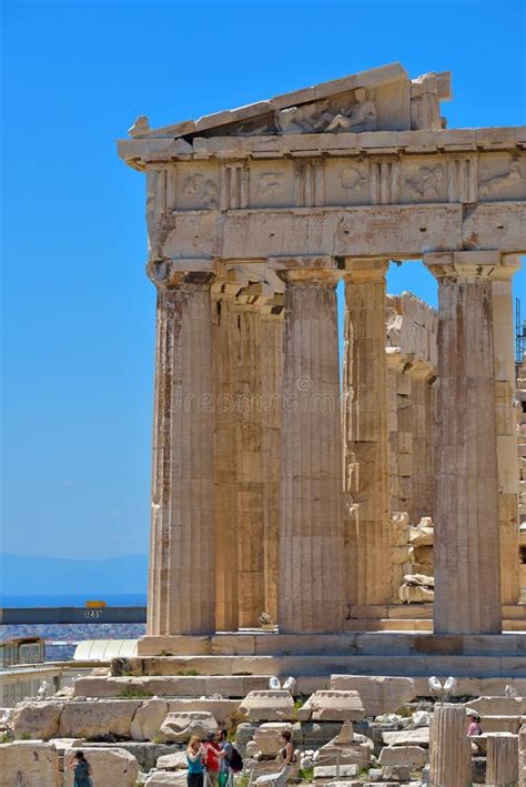 Mening Over Tempel Van Athena Nike Athens In Akropolis Athene