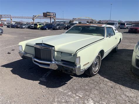 1972 Lincoln Mark IV Photo 10 Barn Finds