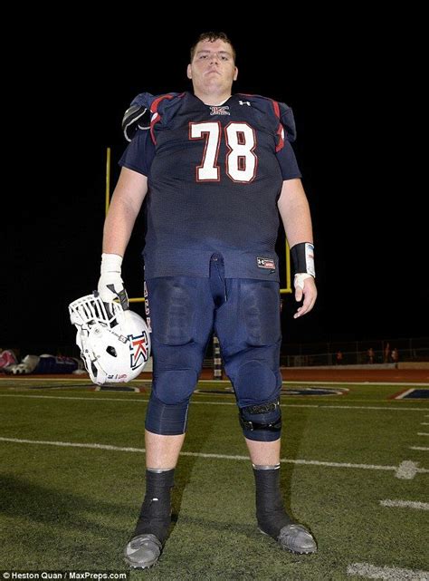 Pictured The 7 Foot 440 Pound Defensive Lineman Who Is Just 17