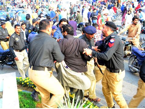 Dozens Arrested As PTI Holds Rallies In Various Cities On Imrans Call