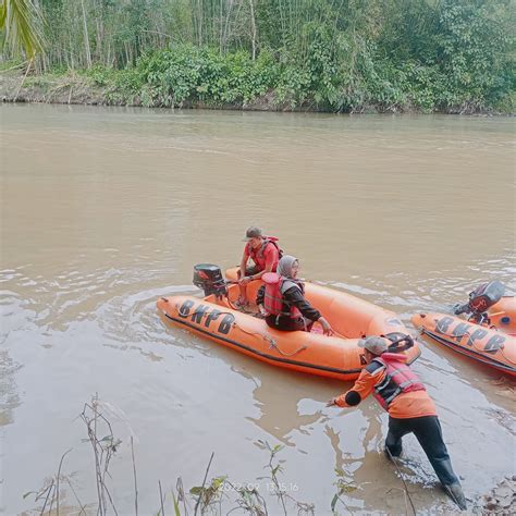 Tim TRC BPBD Lebong Tampilkan Aksi Heroik Penyelamatan Korban Banjir