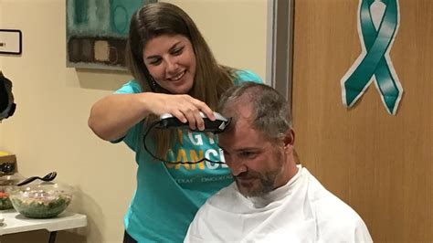 Texas Doctor Turns The Tables Lets His Cancer Patients Shave His Head