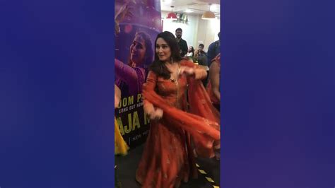 Madhuri Dixit Live Dance On Boom Padi Song Maja Ma Movie Madhuridixit Youtube