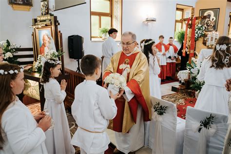 Pierwsza Komunia Święta Parafia Św Brata Alberta w Mnikowie