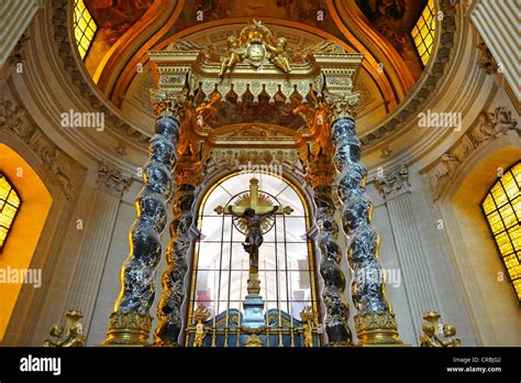 Interior, altar and gilded dome, Dome des Invalides or Eglise du Dome ...