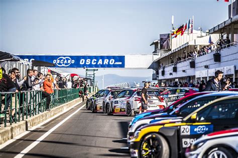 AUTO WTCR HUNGARY 2018 Stand Pit Lane During The 2018 FI Flickr