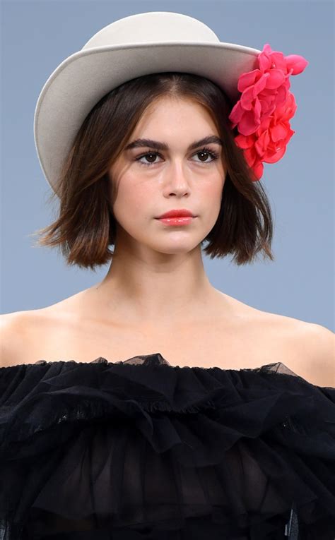 Photos From Best Beauty Looks At Spring 2020 Fashion Week