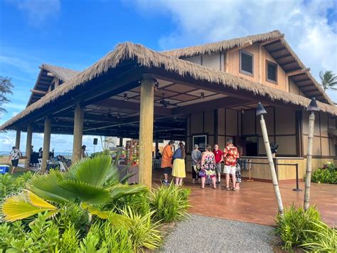 Luau Ka Hikina: Sheraton Coconut Beach Kauai Luau Review (2023)