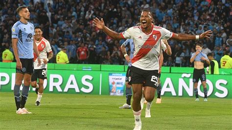 River logró un triunfo agónico contra Belgrano y se metió en las