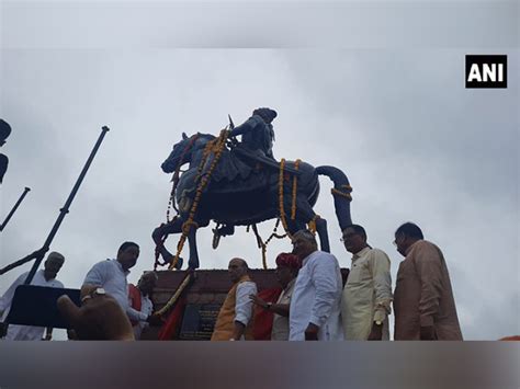 Defence Minister Unveils Veer Durgadas Rathores Statue On His Birth