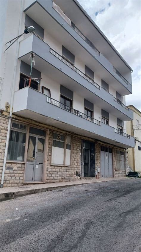 Apartamento T Venda Em Santa Iria De Azoia S O Jo O Da Talha