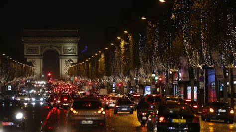 Nouvel An Des Festivités Sobres Sur Les Champs Élysées