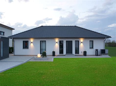 Einfamilienhaus Als Bungalow Mit Carport In Bad Windsheim Engelhardt