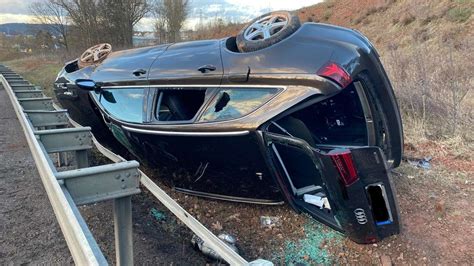 Unfall Auf Der B Bei Bad Hersfeld Auto Berschl Gt Sich Mehrfach