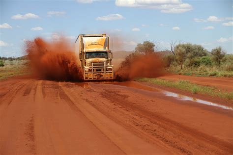 Download Australia Road Train Tv Show Outback Truckers Hd Wallpaper