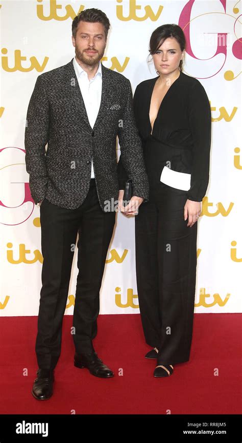 Nov 19 2015 London England Uk Itv Gala London Palladium Red