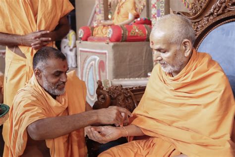 14 October 2018 HH Mahant Swami Maharaj S Vicharan Dhari India