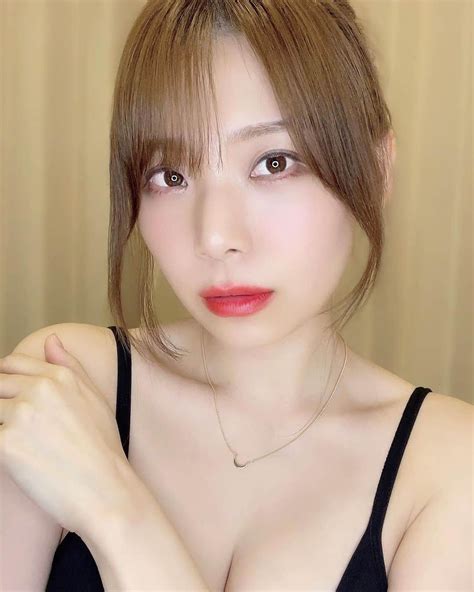 三井里彩さんのインスタグラム写真 三井里彩instagram 「🌕🌖🌗🌘🌑🌒🌓🌔🌕 月と月の女神をモチーフにした色褪せない美しさ 上向き