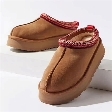 8 Trendy Ugg Dupes to Refresh Your Wardrobe