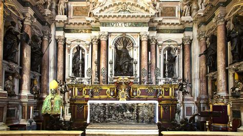 Il Museo Del Tesoro Di San Gennaro E La Real Cappella A Napoli