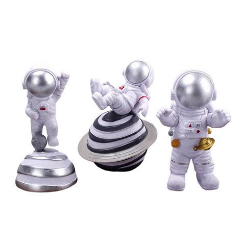 3 statua astronauty figurka kosmonauty na szafkę suntekstore 53074099