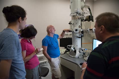 Summer School of Electron Microscopy – Ústav fyziky materiálů AV ČR, v ...