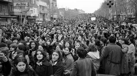 In 1979, Iranian women protested mandatory veiling ⁠— setting the stage for today | CBC Radio