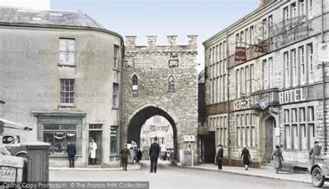 Photo of Chepstow, Town Gate 1950 - Francis Frith