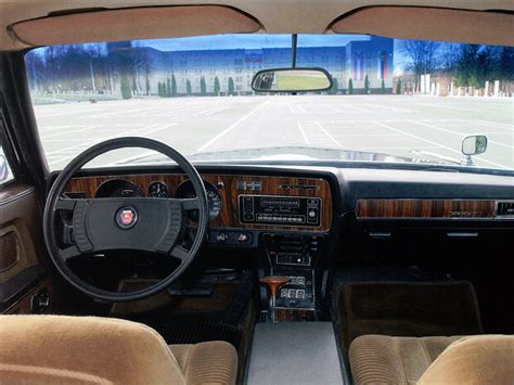 ГАЗ-14 Чайка (1977-1989) характеристики и цена, фотографии и обзор
