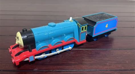 THOMAS FRIENDS TOMY Trackmaster GORDON 2001 MOTORIZED Train Tank