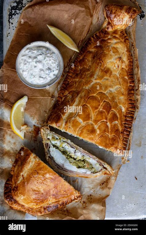 Fish pie puff pastry hi-res stock photography and images - Alamy